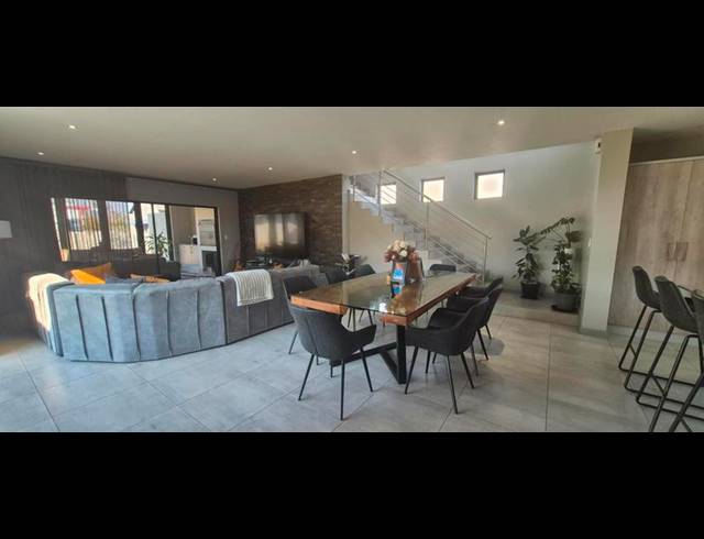 4 BEDROOM HOUSE FOR SALE IN MIDSTREAM MEADOWS